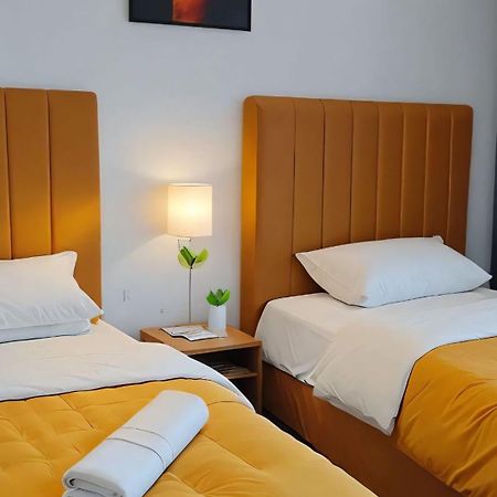 Moderne Appartement Au Plein Centre-Ville En Face Hilton & La Gare De Train Tgv Avec Climatisation Tangier Exterior photo